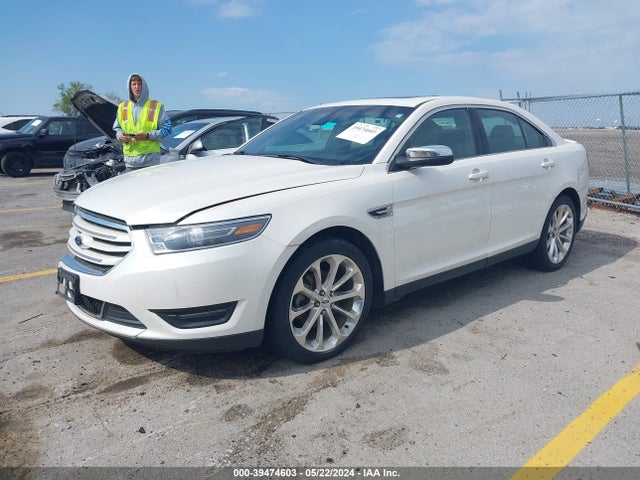 Ford Taurus Limited 2015 1FAHP2F82FG159244 Image 2