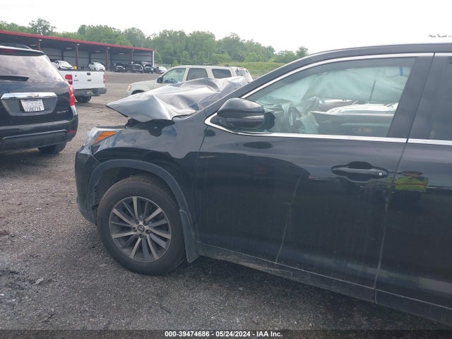 Toyota Highlander Xle 2018 5TDJZRFH5JS529115 Image 15