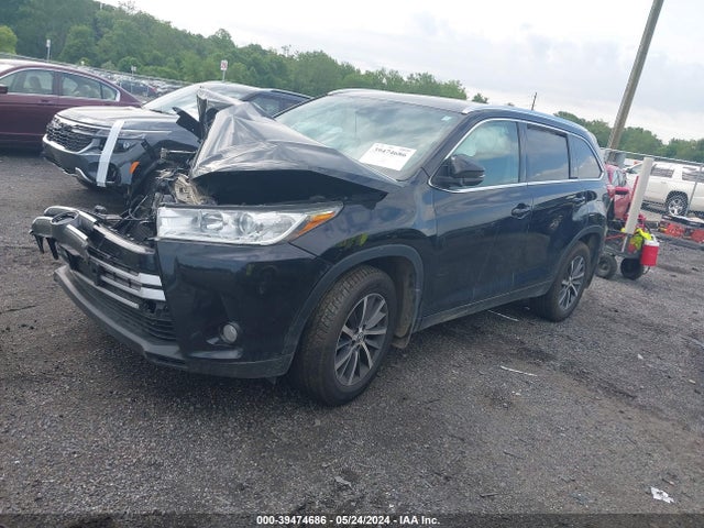 Toyota Highlander Xle 2018 5TDJZRFH5JS529115 Image 2