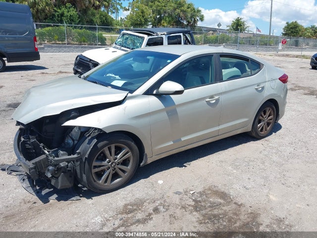 Hyundai ELANTRA SEL 2018 5NPD84LF5JH353050 Image 2