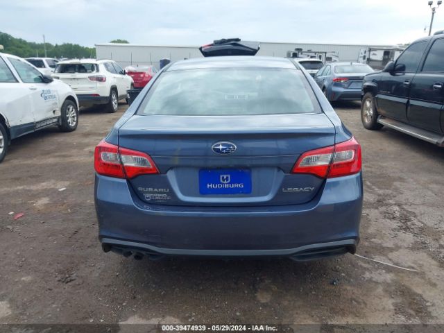 4S3BNAA66J3046032 Subaru Legacy 2.5i