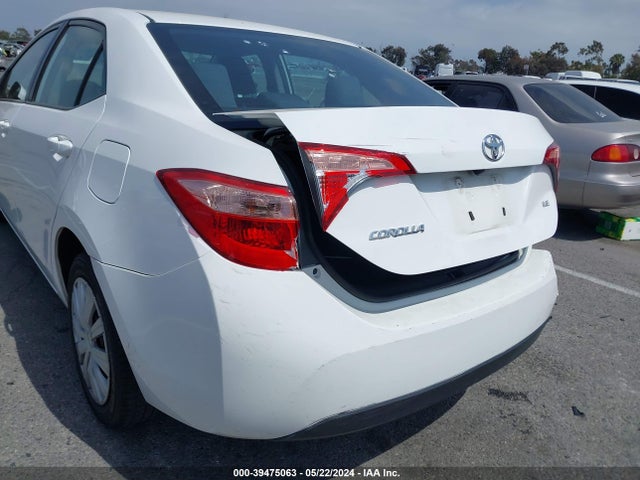 Toyota COROLLA LE 2018 2T1BURHE6JC057179 Image 17