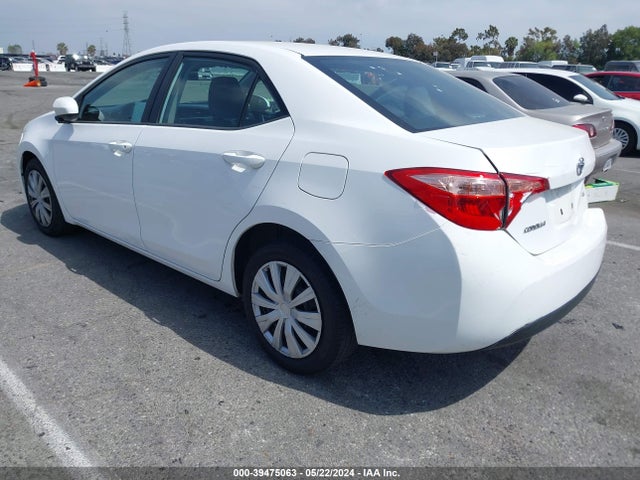 Toyota COROLLA LE 2018 2T1BURHE6JC057179 Image 3