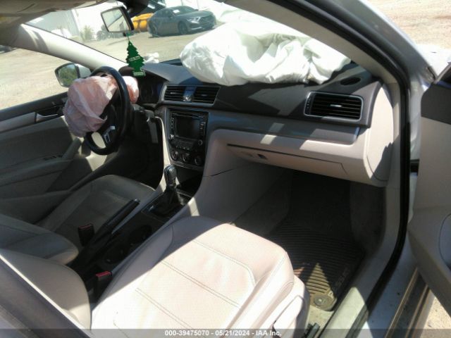 1VWAT7A30FC113500 Volkswagen Passat 1.8t Limited Edition