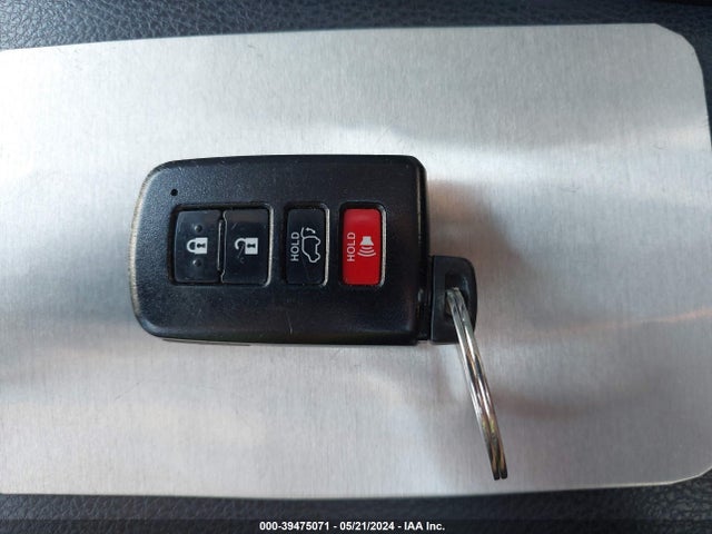 Toyota Rav4 Xle 2018 JTMWFREV7JJ743624 Image 11