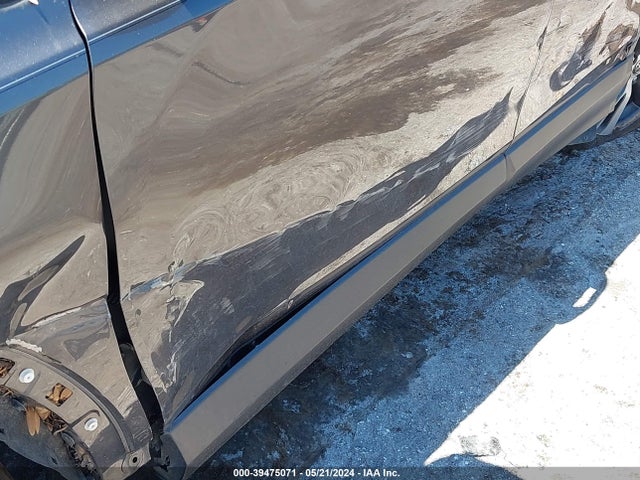 Toyota Rav4 Xle 2018 JTMWFREV7JJ743624 Image 17