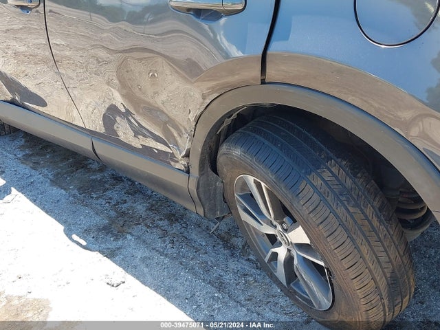 Toyota Rav4 Xle 2018 JTMWFREV7JJ743624 Image 19
