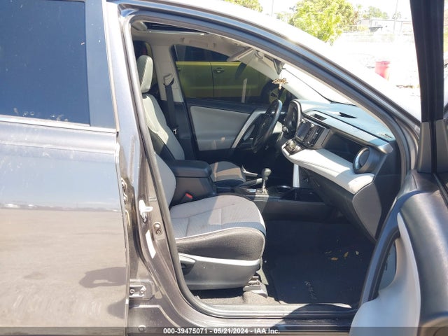 Toyota Rav4 Xle 2018 JTMWFREV7JJ743624 Image 5