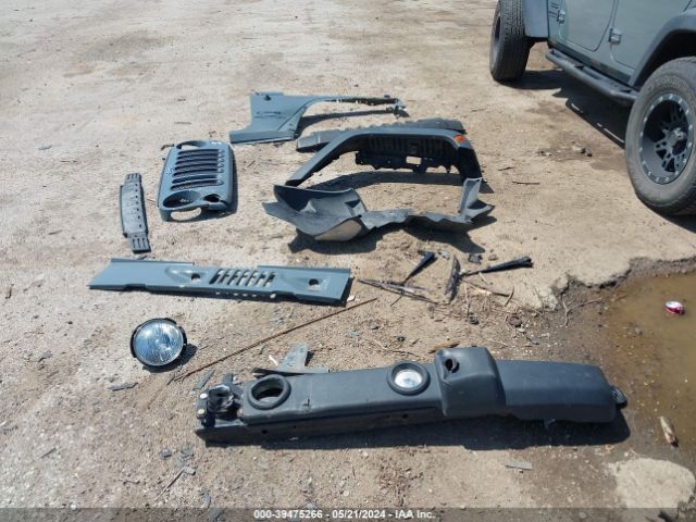 1C4BJWDG5FL580952 Jeep Wrangler Unlimited Sport