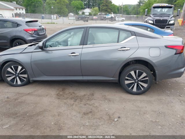 1N4BL4DWXNN312736 Nissan Altima Sv Intelligent Awd