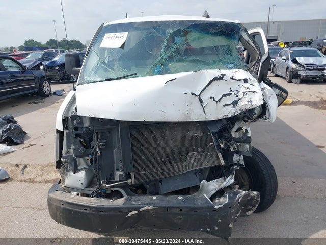 Chevrolet Express 2500 Work Van 2018 1GCWGAFP6J1248927 Image 13