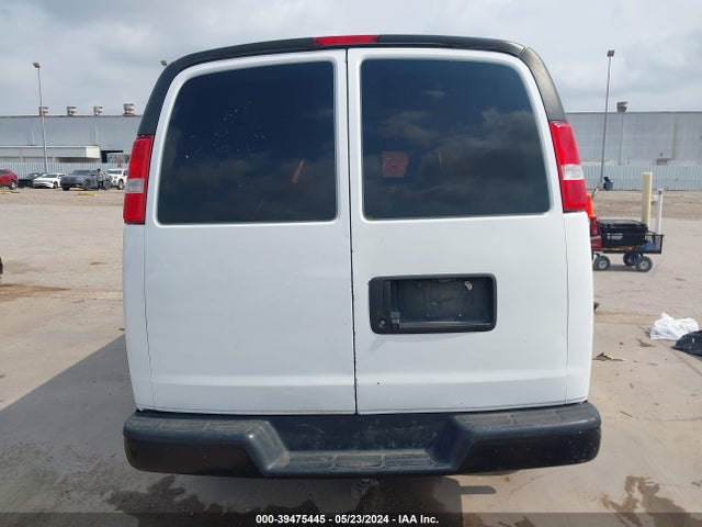 Chevrolet Express 2500 Work Van 2018 1GCWGAFP6J1248927 Image 17