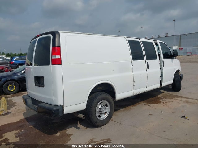 Chevrolet Express 2500 Work Van 2018 1GCWGAFP6J1248927 Image 4