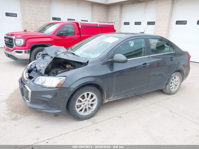 Chevrolet Sonic Lt Auto 2018 1G1JD5SHXJ4121081 Image 2