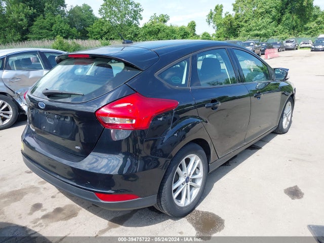 Ford FOCUS SE 2018 1FADP3K23JL272397 Image 4