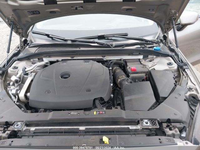 7JRA22TK6KG014472 Volvo S60 T6 Momentum