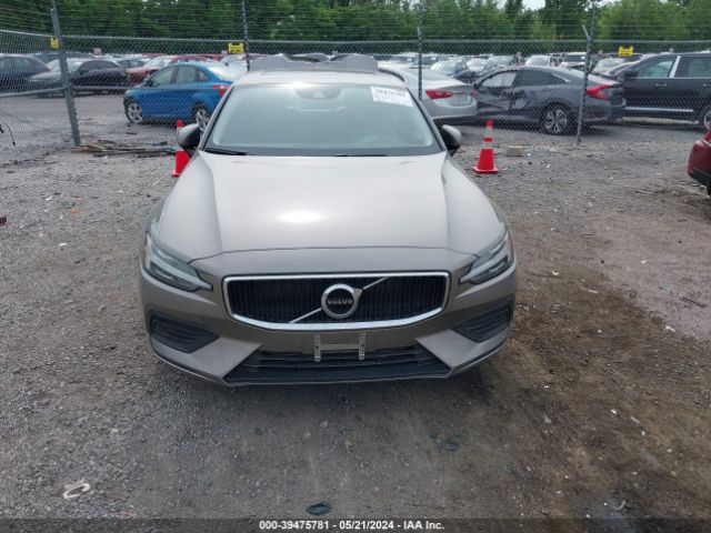 7JRA22TK6KG014472 Volvo S60 T6 Momentum
