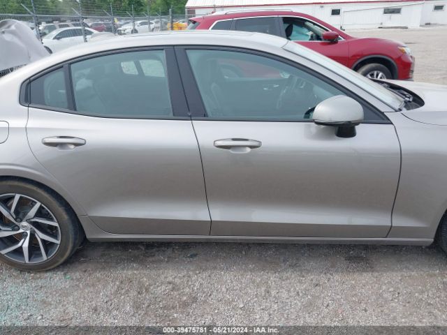 7JRA22TK6KG014472 Volvo S60 T6 Momentum