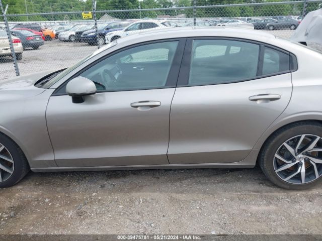 7JRA22TK6KG014472 Volvo S60 T6 Momentum