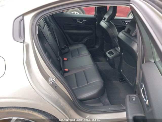 7JRA22TK6KG014472 Volvo S60 T6 Momentum