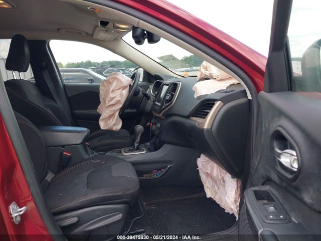 1C4PJMCS2FW611105 Jeep Cherokee Latitude