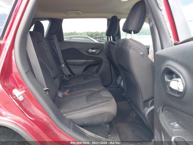 1C4PJMCS2FW611105 Jeep Cherokee Latitude