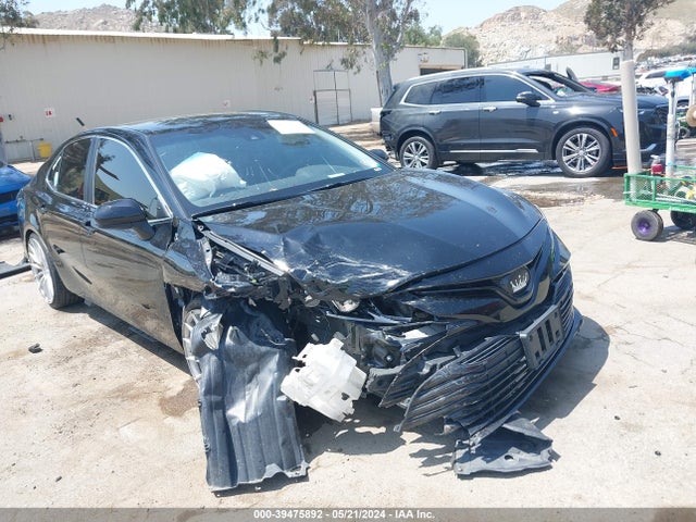 Toyota CAMRY LE 2019 4T1B11HK1KU779434 zdjęcie główne