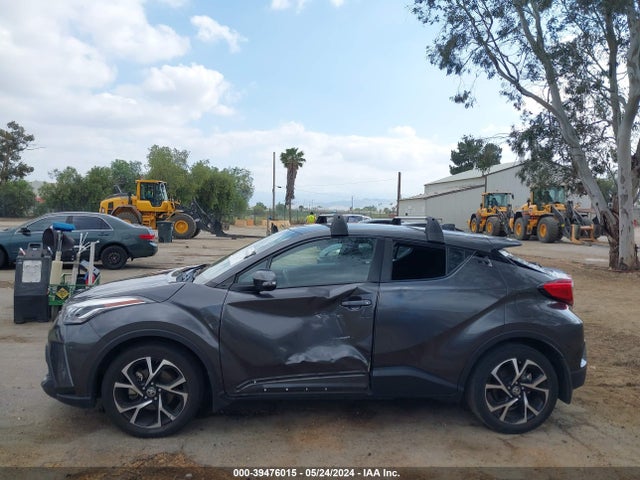 Toyota C-HR XLE 2022 NMTKHMBX4NR144933 Image 14