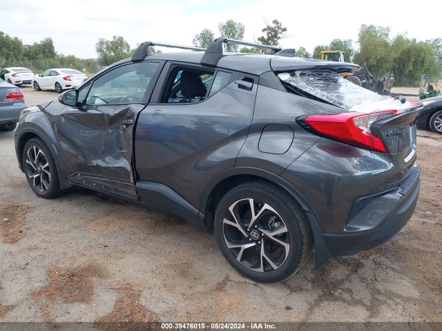 Toyota C-HR XLE 2022 NMTKHMBX4NR144933 Image 3