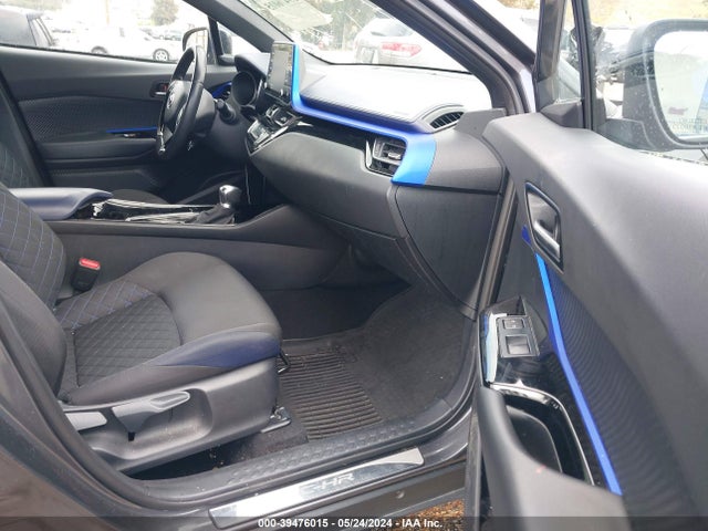 Toyota C-HR XLE 2022 NMTKHMBX4NR144933 Image 5