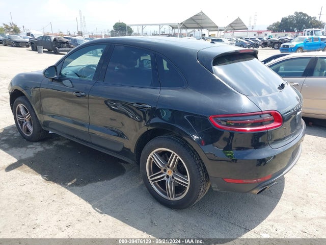 2015 PORSCHE MACAN WP1AB2A50FLB44058 Photo 2