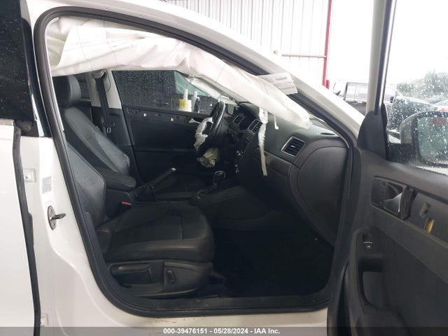 3VWL07AJ9EM389087 Volkswagen Jetta 1.8t Sel