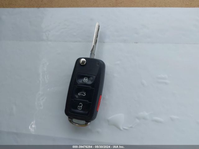 WVGBV7AX2FW507269 Volkswagen TIGUAN S