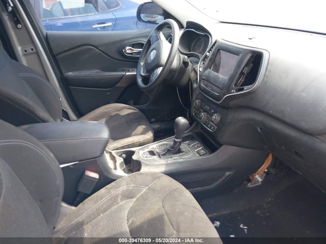 1C4PJLCB9KD307513 Jeep Cherokee Latitude Fwd