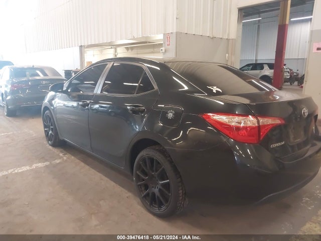 Toyota COROLLA LE 2018 5YFBURHE6JP826487 Image 3