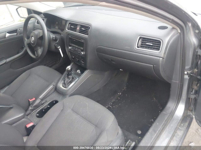 3VW2K7AJ2EM238050 Volkswagen Jetta 2.0l S