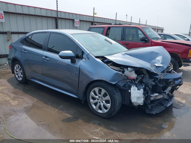 Toyota COROLLA LE 2022 JTDEPMAE2N3015690 головне зображення