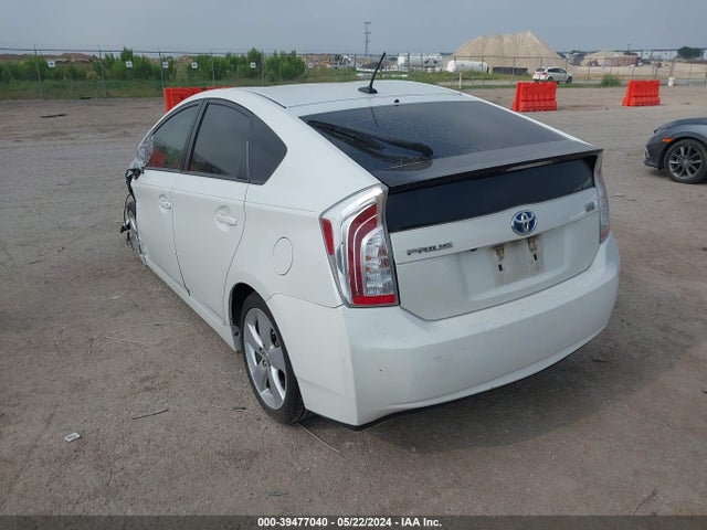 Toyota Prius 2014 JTDKN3DU1E1833946 Image 3