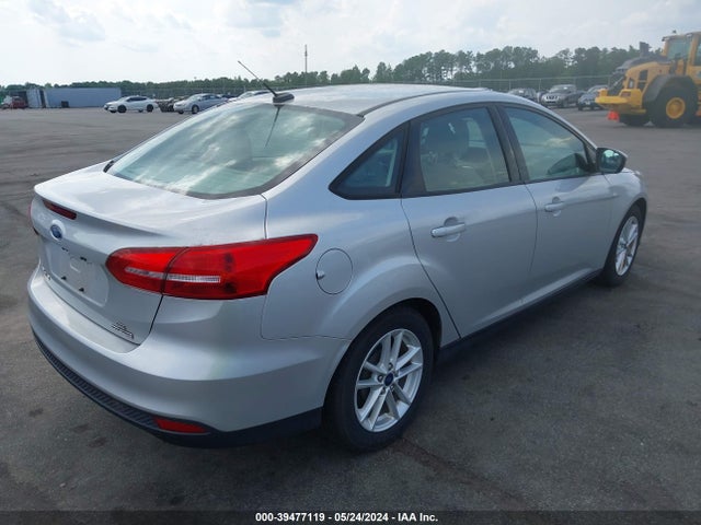 Ford FOCUS SE 2016 1FADP3F28GL304344 Image 4