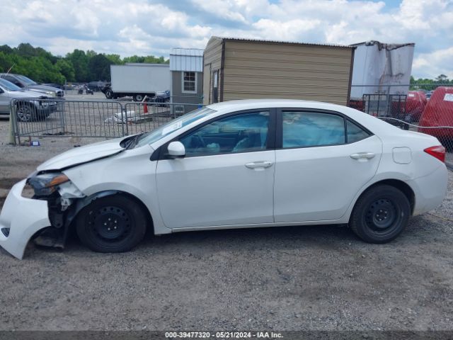 2T1BURHE0JC043648 Toyota COROLLA LE