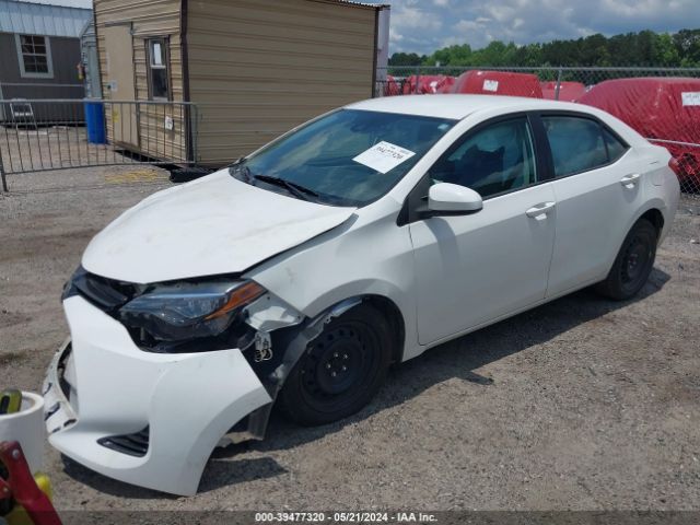 2T1BURHE0JC043648 Toyota COROLLA LE