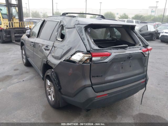 2T3W1RFV7NC198806 Toyota Rav4 Xle