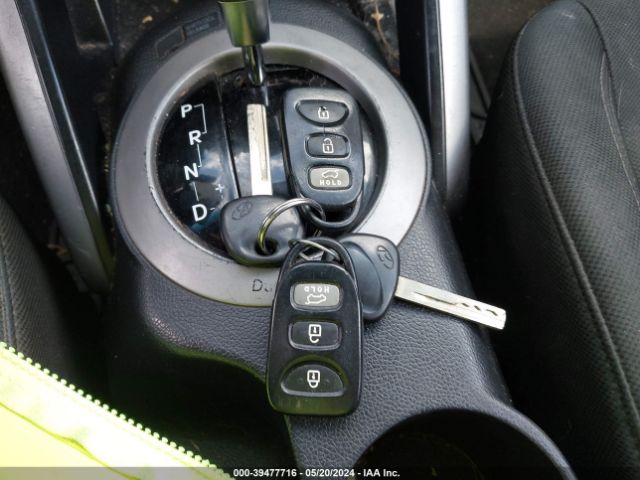 KMHTC6AD2GU275537 Hyundai Veloster