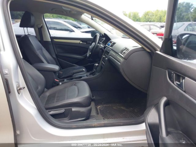 1VWAT7A30EC023763 Volkswagen Passat 1.8t Wolfsburg Edition