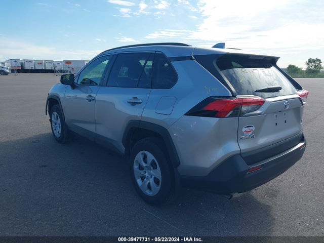 Toyota RAV4 LE 2019 JTMF1RFVXKJ004066 Image 3