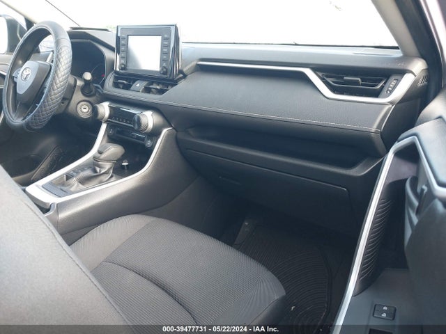 Toyota RAV4 LE 2019 JTMF1RFVXKJ004066 Image 5