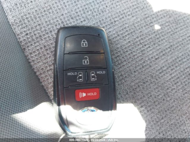 5TDKRKEC1MS018443 Toyota SIENNA LE