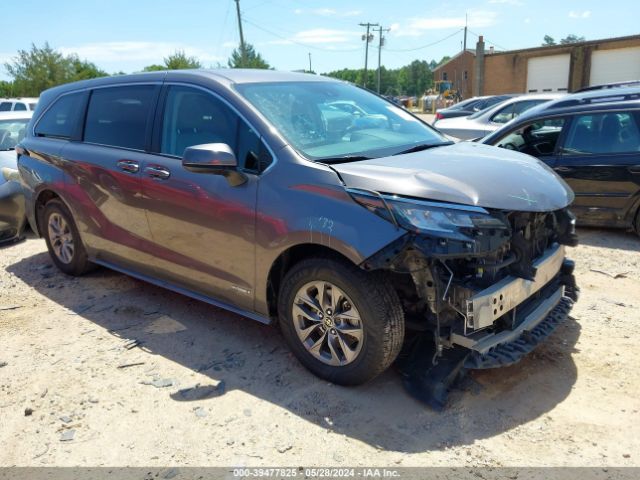 5TDKRKEC1MS018443 Toyota SIENNA LE