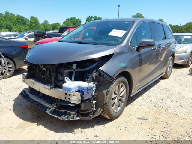 5TDKRKEC1MS018443 Toyota SIENNA LE