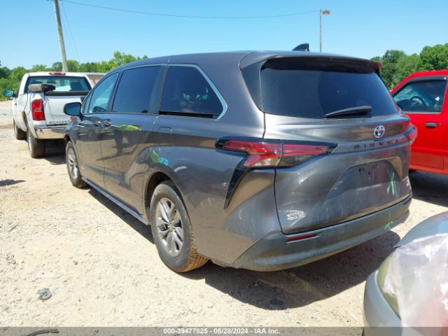 5TDKRKEC1MS018443 Toyota SIENNA LE